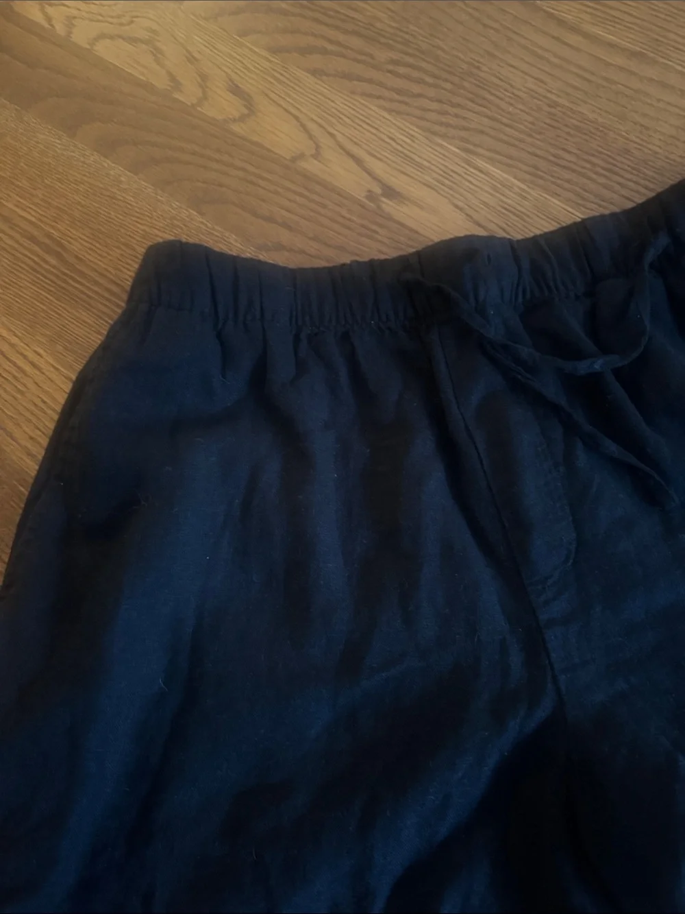 GAP Black Drawstring Linen-Blend Women's Shorts with side and back pockets  NWT